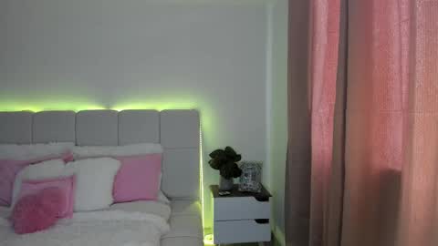 doll_oriana online show from February 3, 8:03 pm