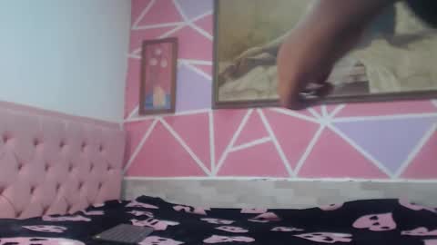 Snapshot of doll_rihana chatting on March 6, 8:27 pm doll rihana online show from March 6, 8:27 pm