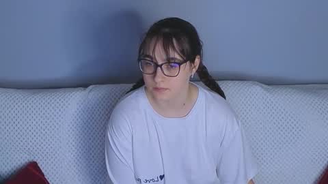 Snapshot of doll_tessa chatting on November 23, 4:07 pm Tessa online show from November 23, 4:07 pm