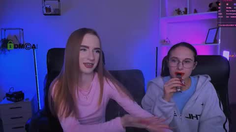 Snapshot of doll_vey chatting on November 6, 8:10 pm doll_vey online show from November 6, 8:10 pm