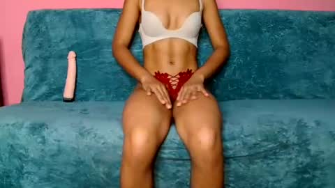 Snapshot of dollepoupee chatting on June 8, 5:30 am dollepoupee online show from June 8, 5:30 am