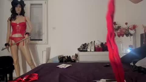 Snapshot of dolly2425 chatting on April 12, 8:58 pm dolly2425 online show from April 12, 8:58 pm