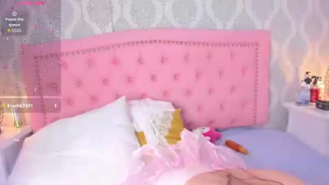 dolly_kitter online show from June 14, 11:45 am