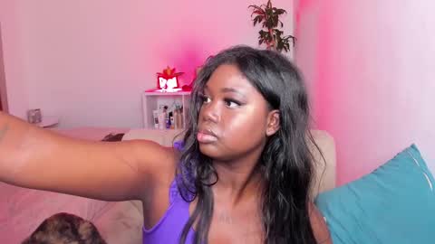 Snapshot of dolly_paige chatting on January 17, 10:44 am emily -- online show from January 17, 10:44 am