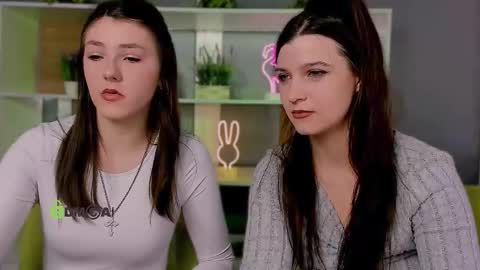 Snapshot of dolly_sunshine chatting on March 7, 10:12 am dolly_sunshine online show from March 7, 10:12 am