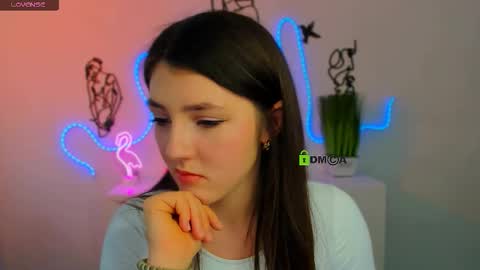 Snapshot of dolly_sunshine chatting on March 10, 12:43 pm dolly_sunshine online show from March 10, 12:43 pm