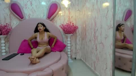 Snapshot of dollyboobsy chatting on March 1, 1:02 pm Dollyboobsy online show from March 1, 1:02 pm