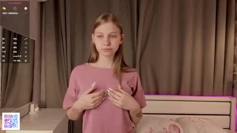 Emilia online show from October 25, 6:13 pm