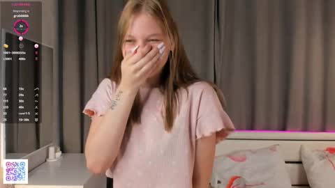 Emilia online show from November 2, 4:04 am