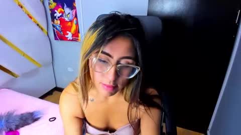 dollyjuicy1 online show from December 2, 8:33 pm