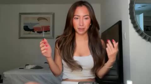 Dolly Rhodes online show from February 22, 6:06 pm