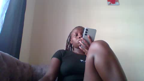 dollyvee online show from April 8, 6:46 am