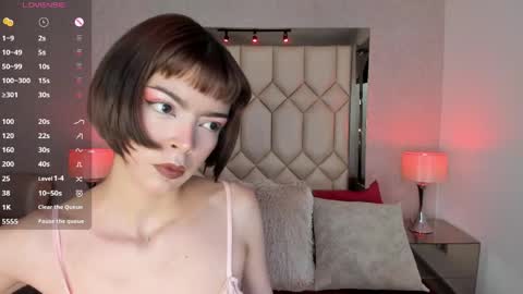 Snapshot of dolyconor chatting on June 2, 8:44 pm Dolly online show from June 2, 8:44 pm