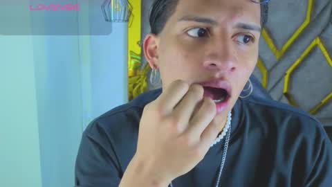 dom_veneno online show from December 14, 6:34 pm