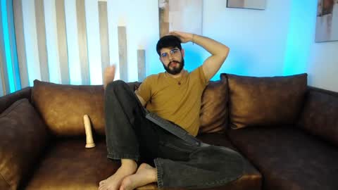 domboy  online show from June 3, 8:25 pm