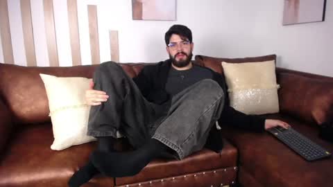 domboy  online show from June 5, 8:58 pm