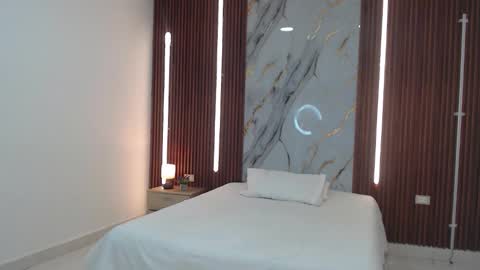 Snapshot of domenica_west chatting on September 21, 12:07 pm domenica online show from September 21, 12:07 pm