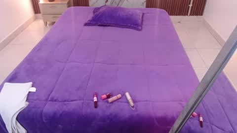 Snapshot of domenica_west chatting on October 21, 12:28 pm domenica online show from October 21, 12:28 pm