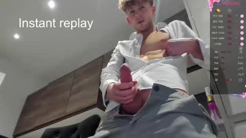 Snapshot of dominantalex182 chatting on February 14, 2:47 pm Alex... online show from February 14, 2:47 pm