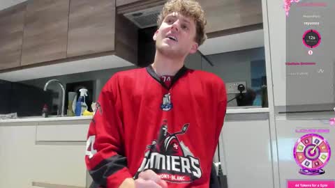 Snapshot of dominantalex182 chatting on March 6, 2:02 pm Alex... online show from March 6, 2:02 pm