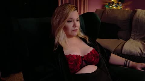 SADE online show from December 4, 9:56 pm