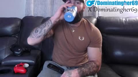 Snapshot of dominatingher69 chatting on January 7, 3:33 pm dominatingher69 online show from January 7, 3:33 pm