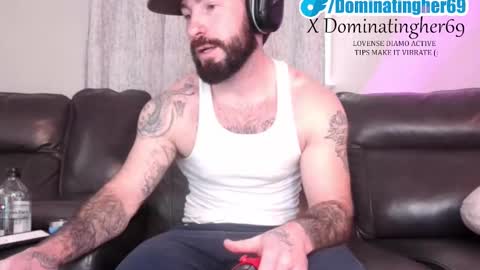 Snapshot of dominatingher69 chatting on January 29, 3:26 pm dominatingher69 online show from January 29, 3:26 pm