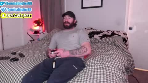 Snapshot of dominatingher69 chatting on February 25, 12:53 am dominatingher69 online show from February 25, 12:53 am