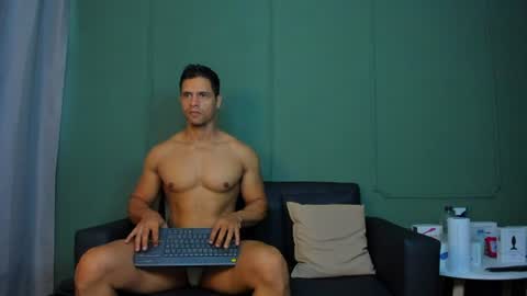 Dominc berry online show from June 20, 12:30 pm