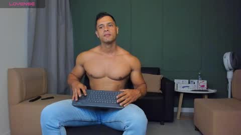 domincrodriguez_119 online show from March 30, 12:06 pm