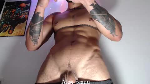 Snapshot of dominic_donnovan chatting on January 8, 9:17 pm DOMI online show from January 8, 9:17 pm