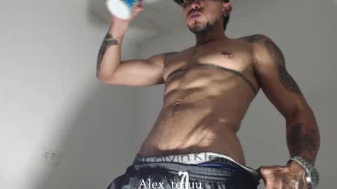 Snapshot of dominic_donnovan chatting on January 12, 11:59 am DOMI online show from January 12, 11:59 am