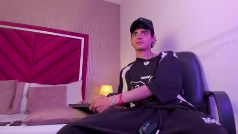 Dominic foox online show from March 7, 3:42 pm