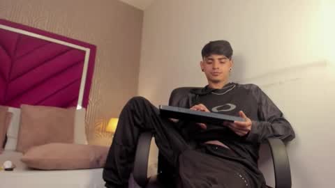 Dominic foox online show from March 21, 4:43 pm