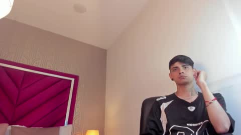 Dominic foox online show from March 25, 5:08 pm