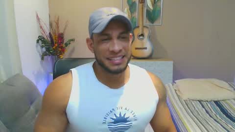 dominic_hulk1 online show from September 26, 3:43 am