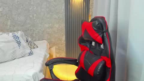 dominic_sg online show from June 18, 12:09 pm