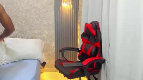 dominic_sg online show from July 21, 3:09 am