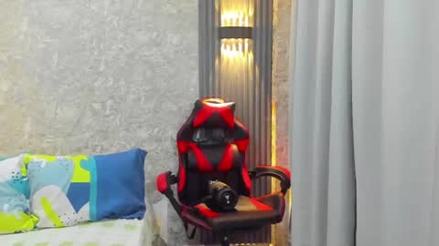 dominic_sg online show from August 3, 5:06 am