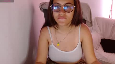 Snapshot of dominica3 chatting on October 18, 7:03 pm online show from October 18, 7:03 pm