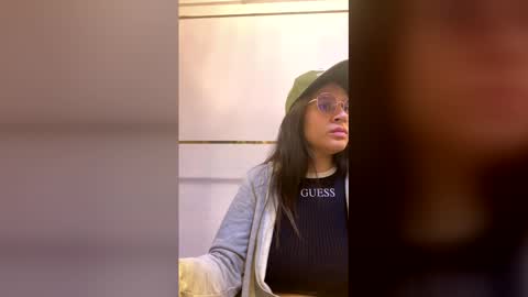 Snapshot of dominica3 chatting on March 18, 5:38 pm online show from March 18, 5:38 pm