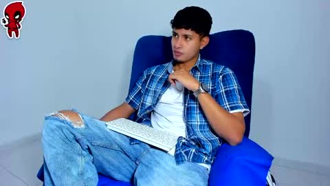 Snapshot of dominick_king chatting on April 12, 2:16 am Dominic online show from April 12, 2:16 am