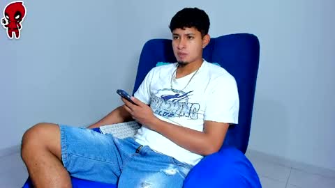 Snapshot of dominick_king chatting on April 16, 11:51 pm Dominic online show from April 16, 11:51 pm