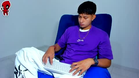 Snapshot of dominick_king chatting on April 24, 2:25 am Dominic online show from April 24, 2:25 am