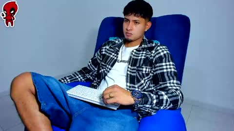Snapshot of dominick_king chatting on April 26, 2:42 am Dominic online show from April 26, 2:42 am