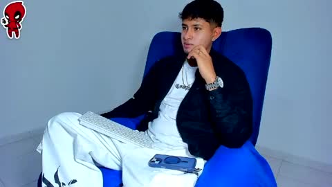 Snapshot of dominick_king chatting on April 28, 2:49 am Dominic online show from April 28, 2:49 am