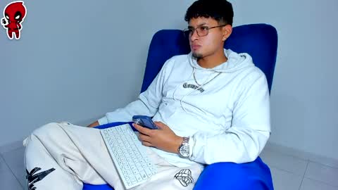 Snapshot of dominick_king chatting on May 5, 2:52 am Dominic online show from May 5, 2:52 am
