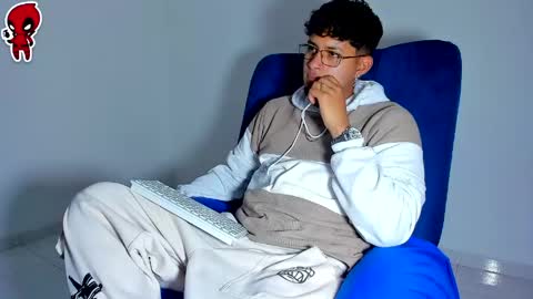 Snapshot of dominick_king chatting on May 30, 3:03 am Dominic online show from May 30, 3:03 am