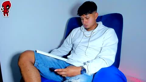 Snapshot of dominick_king chatting on June 10, 12:33 am Dominic online show from June 10, 12:33 am