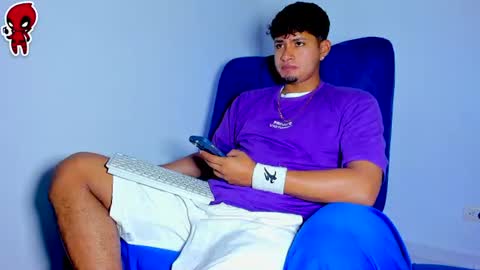 Snapshot of dominick_king chatting on June 18, 7:18 pm Dominic online show from June 18, 7:18 pm